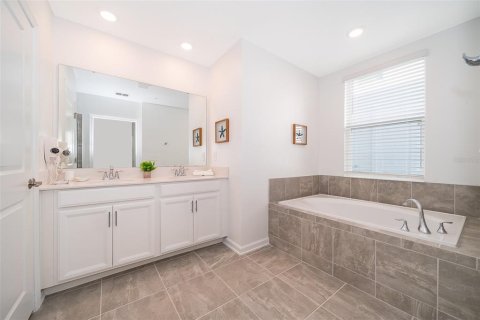 Condo in Davenport, Florida, 2 bedrooms  № 2222113 - photo 15