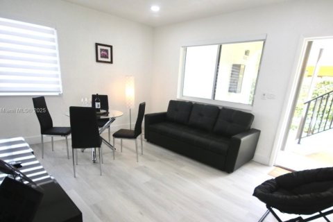 Immobilier commercial à vendre à Miami, Floride: 350.06 m2 № 1940179 - photo 13
