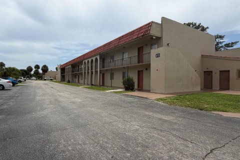 Copropriété à vendre à West Palm Beach, Floride: 2 chambres, 67.63 m2 № 2168259 - photo 12