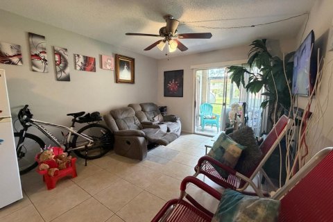 Copropriété à vendre à West Palm Beach, Floride: 2 chambres, 67.63 m2 № 2168259 - photo 4