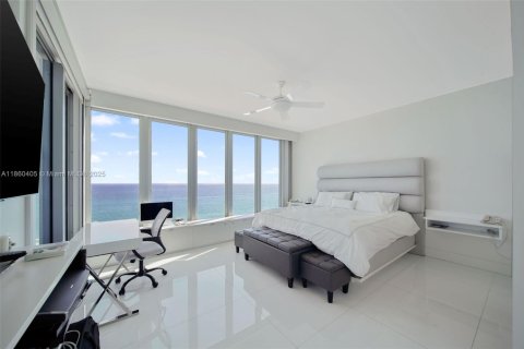 Condo in Miami Beach, Florida, 2 bedrooms  № 1981252 - photo 11