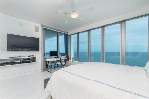 Condo in Miami Beach, Florida, 2 bedrooms  № 1981252 - photo 3