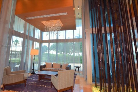 Condo in Miami Beach, Florida, 2 bedrooms  № 1981252 - photo 20