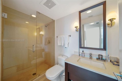 Condo in Miami Beach, Florida, 2 bedrooms  № 1981252 - photo 10