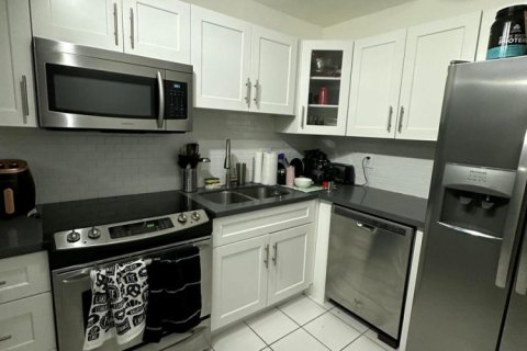 Copropriété à louer à Boca Raton, Floride: 2 chambres, 86.96 m2 № 2402050 - photo 2