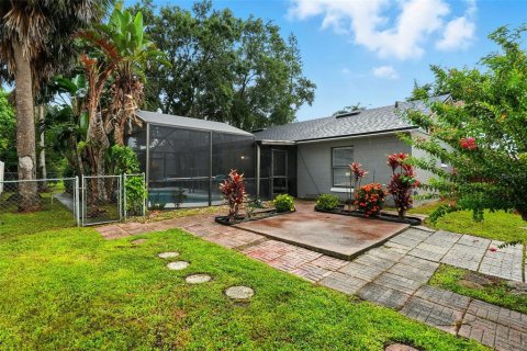 House in Poinciana, Florida 4 bedrooms, 142.51 sq.m. № 2156083 - photo 30