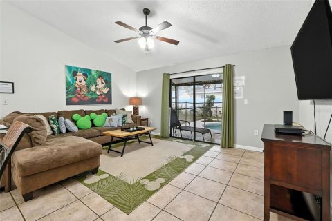 House in Poinciana, Florida 4 bedrooms, 142.51 sq.m. № 2156083 - photo 9