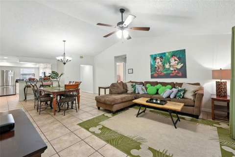 House in Poinciana, Florida 4 bedrooms, 142.51 sq.m. № 2156083 - photo 11