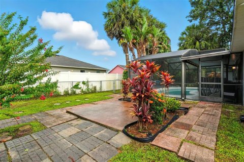 House in Poinciana, Florida 4 bedrooms, 142.51 sq.m. № 2156083 - photo 29