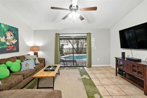 House in Poinciana, Florida 4 bedrooms, 142.51 sq.m. № 2156083 - photo 10