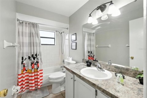 House in Poinciana, Florida 4 bedrooms, 142.51 sq.m. № 2156083 - photo 24