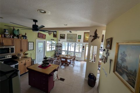 House in Ocklawaha, Florida 1 bedroom, 180.42 sq.m. № 2166120 - photo 10