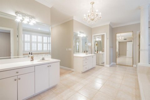 Townhouse in Palm Harbor, Florida 3 bedrooms, 337.51 sq.m. № 2228312 - photo 27