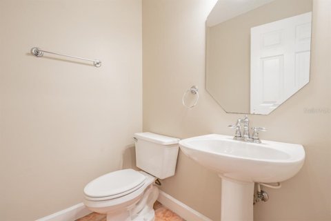 Townhouse in Palm Harbor, Florida 3 bedrooms, 337.51 sq.m. № 2228312 - photo 18