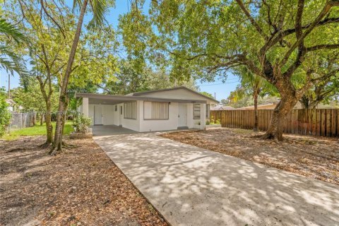 Villa ou maison à vendre à Hollywood, Floride: 3 chambres, 92.9 m2 № 2003547 - photo 2