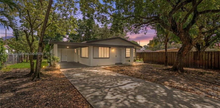 Villa ou maison à Hollywood, Floride 3 chambres, 92.9 m2 № 2003547