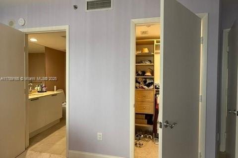 Condominio en alquiler en Sunny Isles Beach, Florida, 2 dormitorios, 176.79 m2 № 1920977 - foto 25