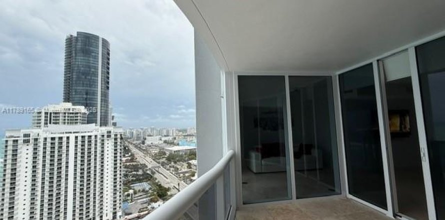 Condo in Sunny Isles Beach, Florida, 2 bedrooms № 1920977