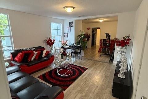 Commercial property in Hialeah, Florida 245.17 sq.m. № 1938724 - photo 8