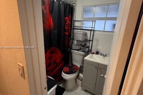 Commercial property in Hialeah, Florida 245.17 sq.m. № 1938724 - photo 17