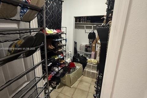 Commercial property in Hialeah, Florida 245.17 sq.m. № 1938724 - photo 3