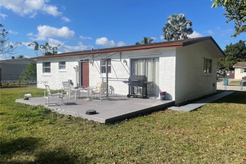 House in Homestead, Florida 3 bedrooms, 98.1 sq.m. № 2009584 - photo 14