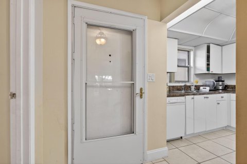 Купить кондоминиум в Лодерхилл, Флорида 7 комнат, 148.64м2, № 2249602 - фото 2