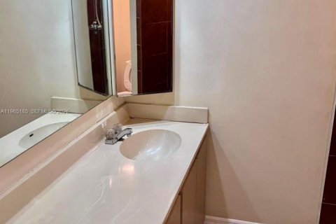 Touwnhouse à vendre à Riviera Beach, Floride: 2 chambres, 114.83 m2 № 2081179 - photo 14