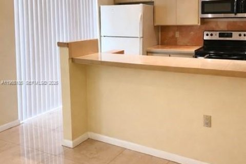 Touwnhouse à vendre à Riviera Beach, Floride: 2 chambres, 114.83 m2 № 2081179 - photo 3