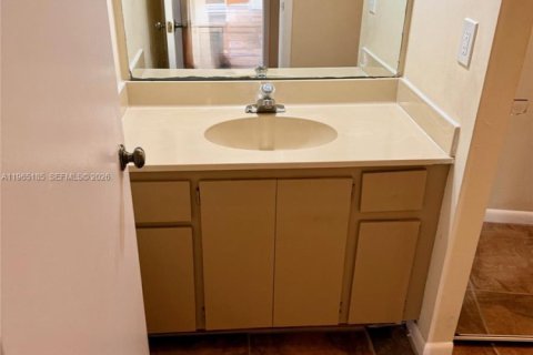 Touwnhouse à vendre à Riviera Beach, Floride: 2 chambres, 114.83 m2 № 2081179 - photo 18