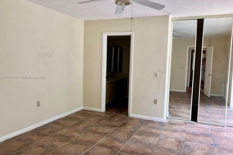 Touwnhouse à vendre à Riviera Beach, Floride: 2 chambres, 114.83 m2 № 2081179 - photo 11