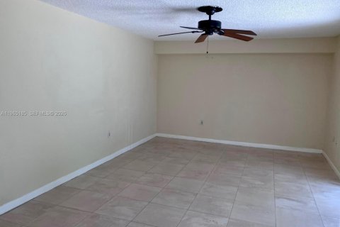 Touwnhouse à vendre à Riviera Beach, Floride: 2 chambres, 114.83 m2 № 2081179 - photo 4