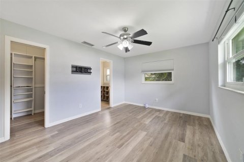 Casa en venta en Orlando, Florida, 4 dormitorios, 160.63 m2 № 1914764 - foto 20