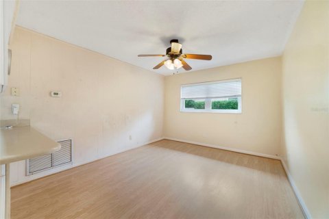 Casa en venta en Orlando, Florida, 4 dormitorios, 160.63 m2 № 1914764 - foto 18