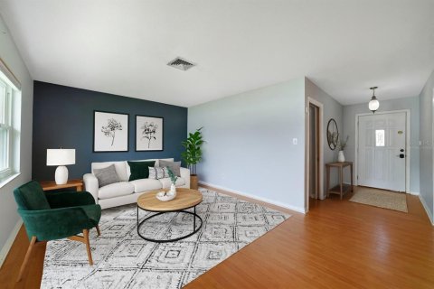 Casa en venta en Orlando, Florida, 4 dormitorios, 160.63 m2 № 1914764 - foto 2