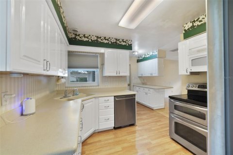 Casa en venta en Orlando, Florida, 4 dormitorios, 160.63 m2 № 1914764 - foto 4