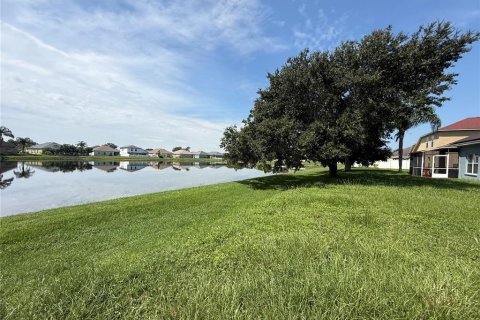 Villa ou maison à vendre à Kissimmee, Floride: 4 chambres, 159.79 m2 № 1902678 - photo 28