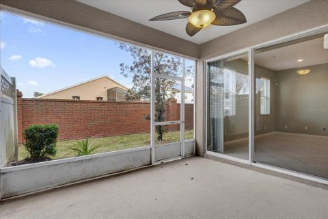 Townhouse in Winter Springs, Florida 3 bedrooms, 177.81 sq.m. № 1888564 - photo 4
