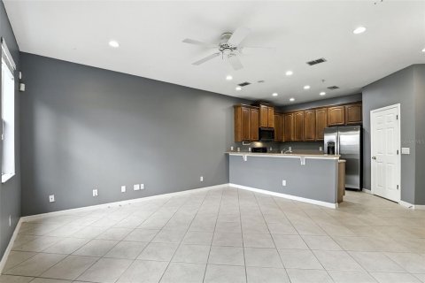 Townhouse in Winter Springs, Florida 3 bedrooms, 177.81 sq.m. № 1888564 - photo 13