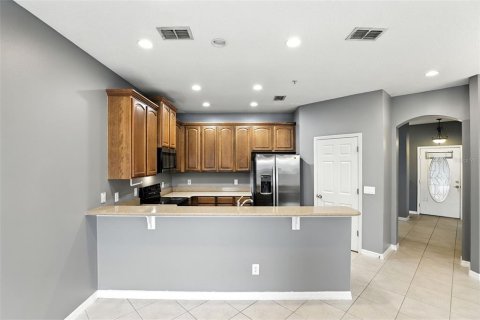 Townhouse in Winter Springs, Florida 3 bedrooms, 177.81 sq.m. № 1888564 - photo 14