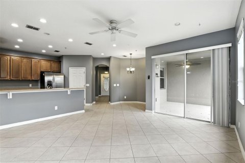 Townhouse in Winter Springs, Florida 3 bedrooms, 177.81 sq.m. № 1888564 - photo 12