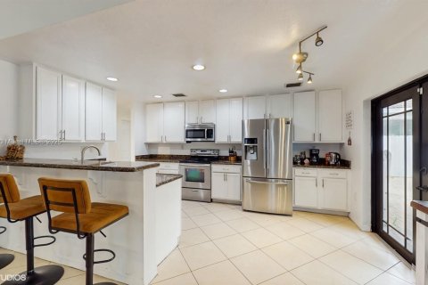 Купить виллу или дом в Дорал, Флорида 1 комната, 243.4м2, № 1937094 - фото 10