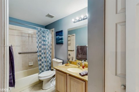 Купить виллу или дом в Дорал, Флорида 1 комната, 243.4м2, № 1937094 - фото 14