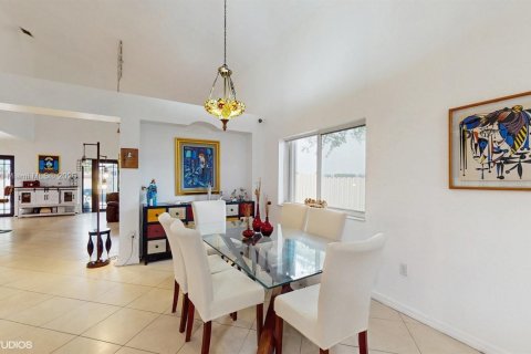 Купить виллу или дом в Дорал, Флорида 1 комната, 243.4м2, № 1937094 - фото 8