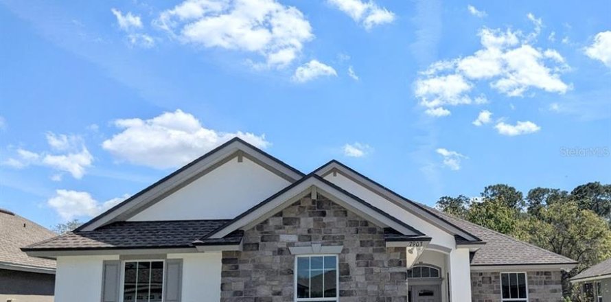 House in Lakeland, Florida 2 bedrooms, 184.88 sq.m. № 1549505