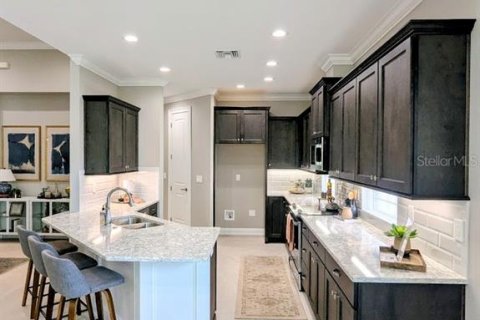 House in Lakeland, Florida 2 bedrooms, 184.88 sq.m. № 1549505 - photo 5