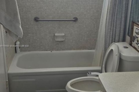 Condominio en venta en Lauderdale Lakes, Florida, 1 dormitorio, 63.55 m2 № 1937661 - foto 8