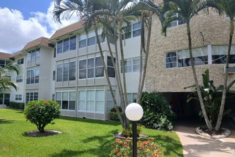 Condominio en venta en Lauderdale Lakes, Florida, 1 dormitorio, 63.55 m2 № 1937661 - foto 1
