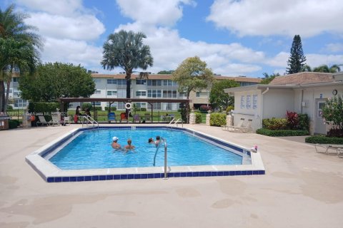 Condo in Lauderdale Lakes, Florida, 1 bedroom  № 1937661 - photo 12