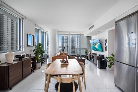 Condominio en alquiler en Miami, Florida, 2 dormitorios, 129.04 m2 № 2029613 - foto 5
